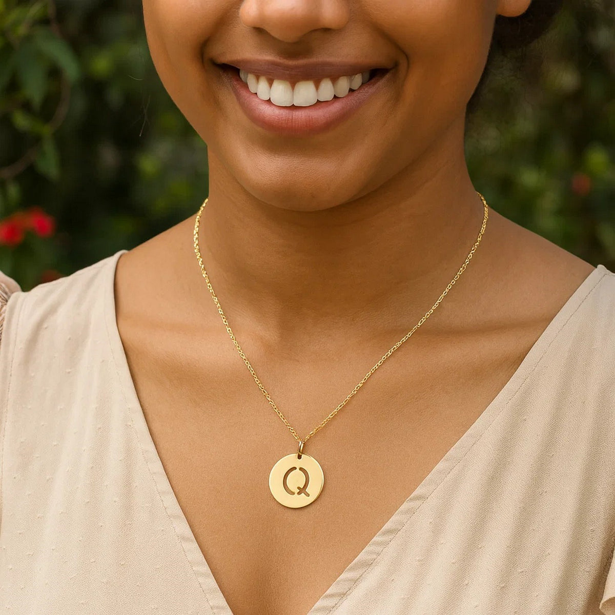 14K Yellow Gold Disc Initial Q Pendant