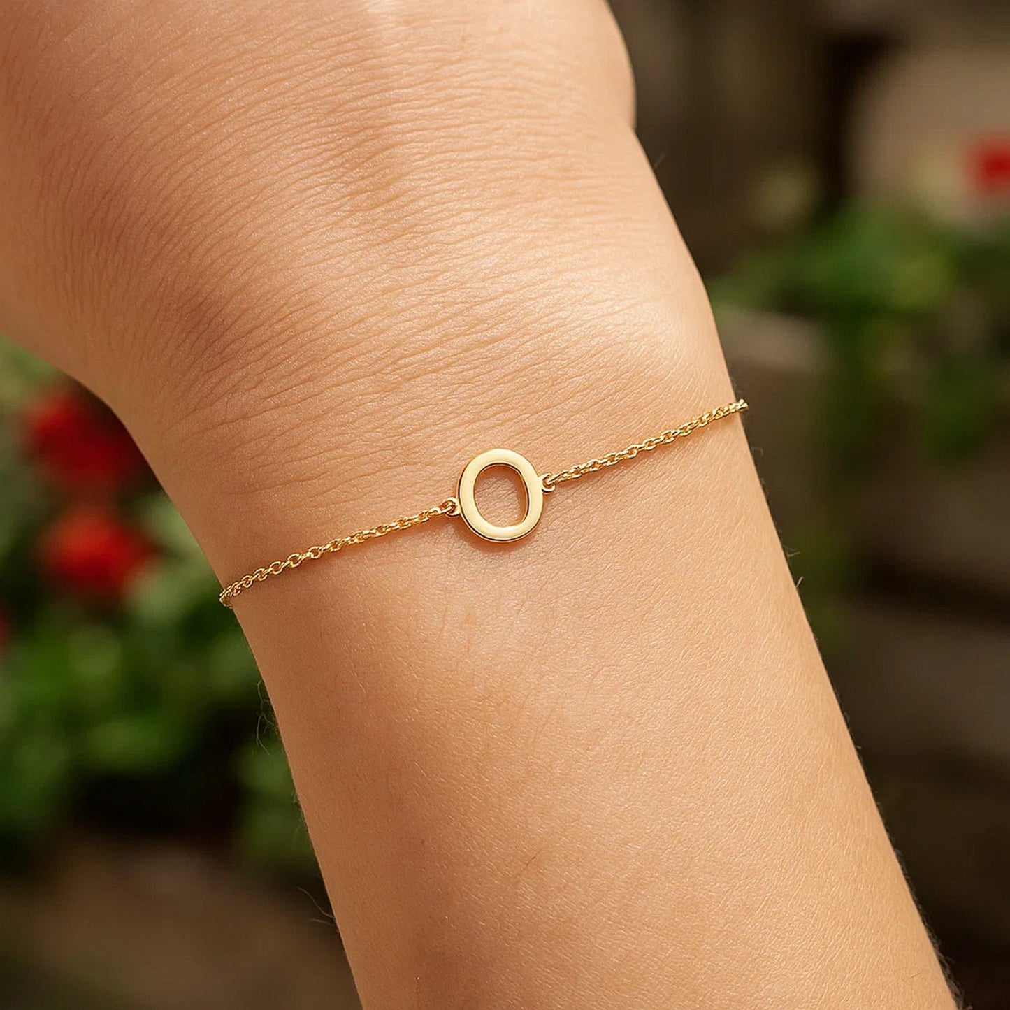 14K Yellow Gold Mini Initial O Bracelet
